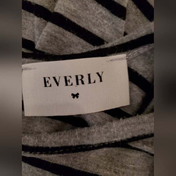 💚5/$25 Everly Striped Black and Gray Stretchy Knee Length Dress Size Small - Picture 4 of 4